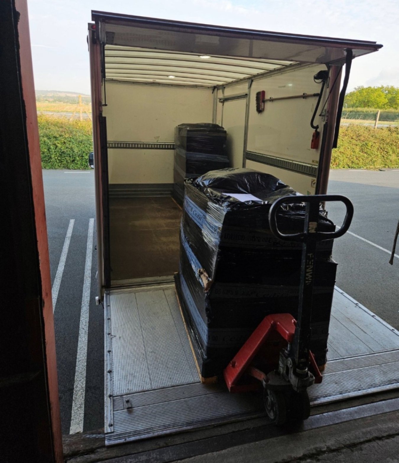 Chargement quai Transport Express Nouvelle aquitaine (Vienne, Deux-Sèvres)